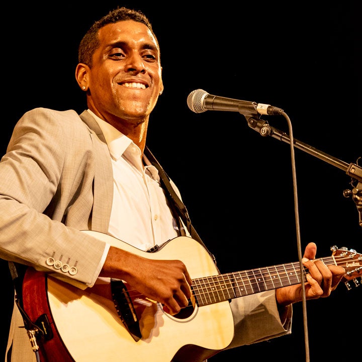 Haitian Singer Mikaben Dies After Collapsing on Stage in Paris