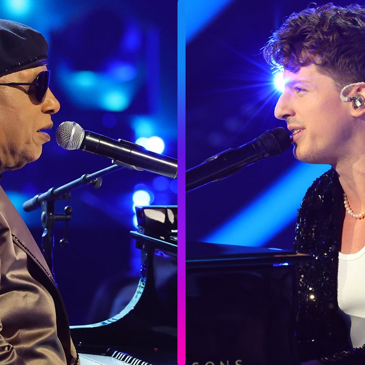 Stevie Wonder and Charlie Puth Deliver Duel-Piano Duet at 2022 AMAs