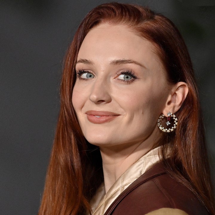 Sophie Turner Posts Never-Before-Seen Pregnancy Pics, Reflects on 2022