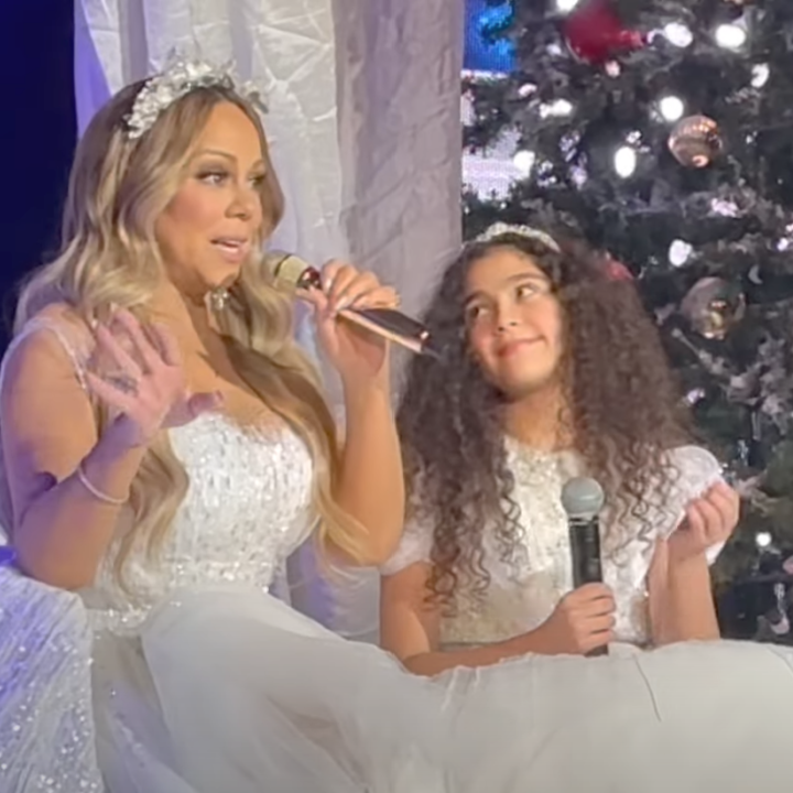 Mariah Carey Sings Duet with Daughter Monroe at Toronto Concert