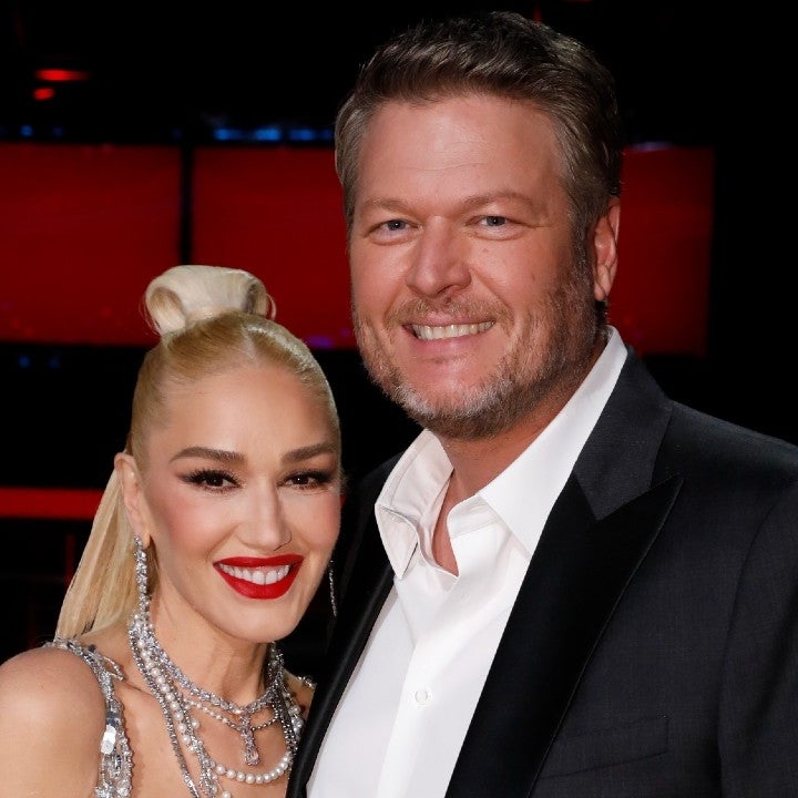 Gwen Stefani and Blake Shelton Decorated Their Bathroom With Tabloids