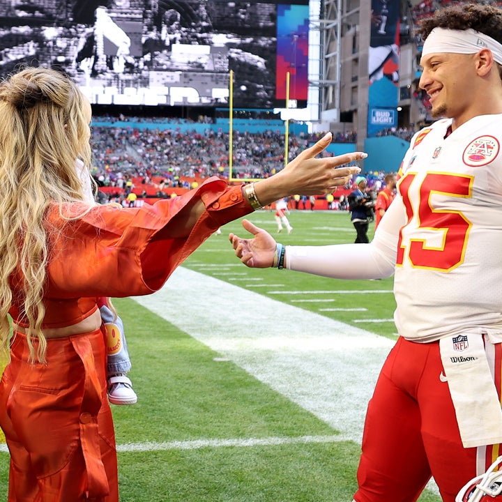 Patrick Mahomes Kisses Wife Brittany on Super Bowl Sideline