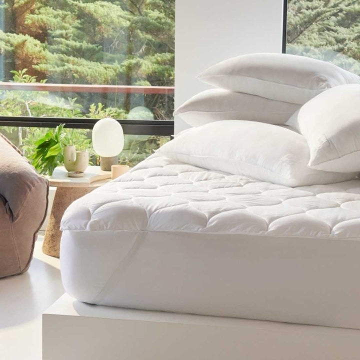 The Best Cooling Sheets, Pillows, and Comforters for Hot Sleepers