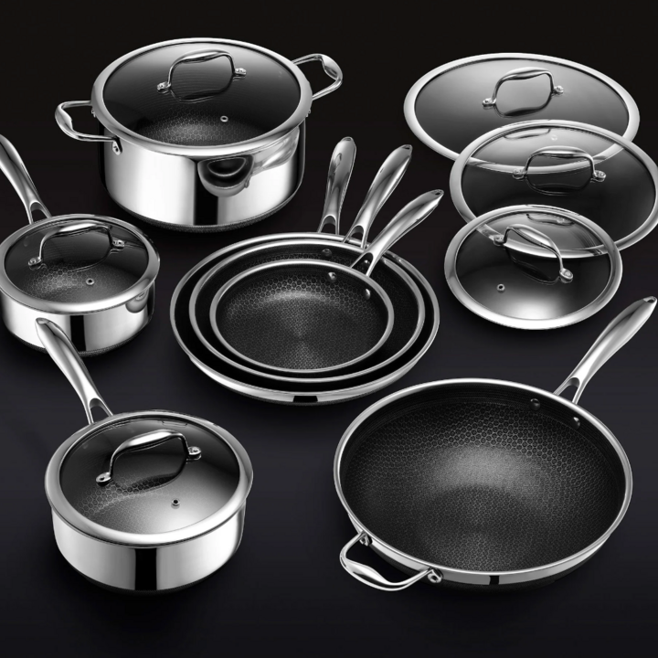Gordon Ramsay – HexClad Cookware