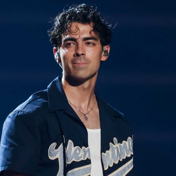 Joe Jonas Performs Without Wedding Ring After Sophie Turner Divorce
