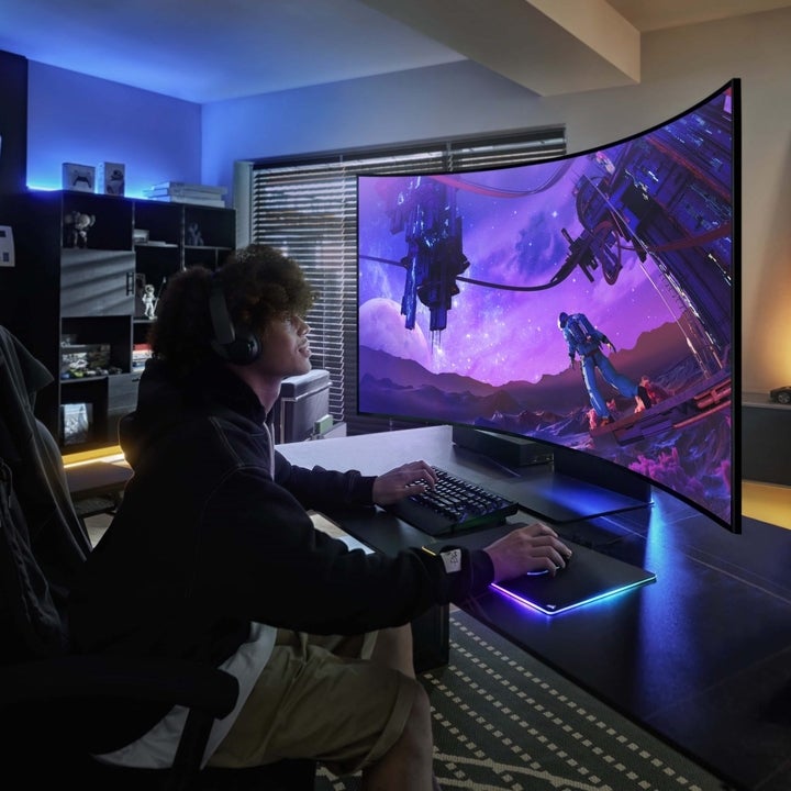 The Samsung Odyssey Ark Gaming Monitor Is $1,000 Off