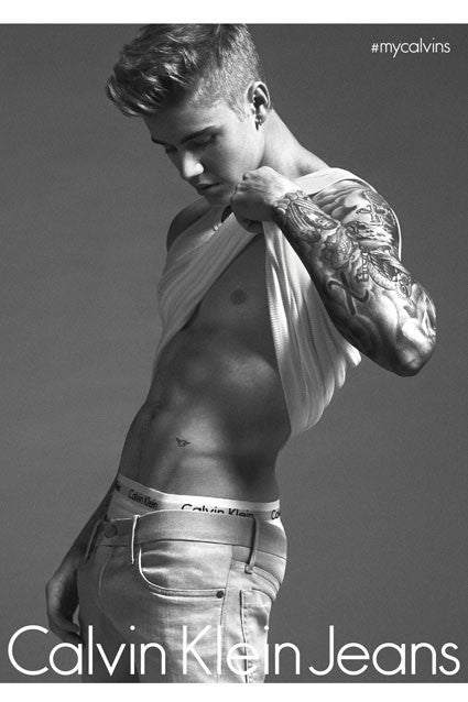 Huddle Afrika Jo da Justin Bieber Strips Down as the New Face (and Body) of Calvin Klein |  Entertainment Tonight