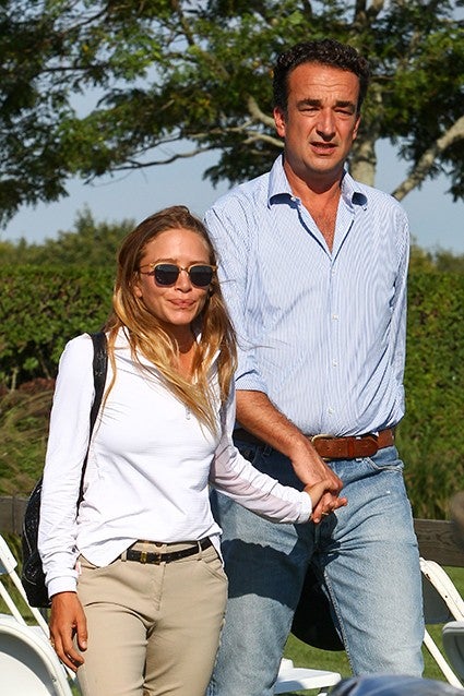 Forslag neutral afgår Mary-Kate Olsen, 29, and Fiance Olivier Sarkozy, 46, Hold Hands in the  Hamptons | Entertainment Tonight