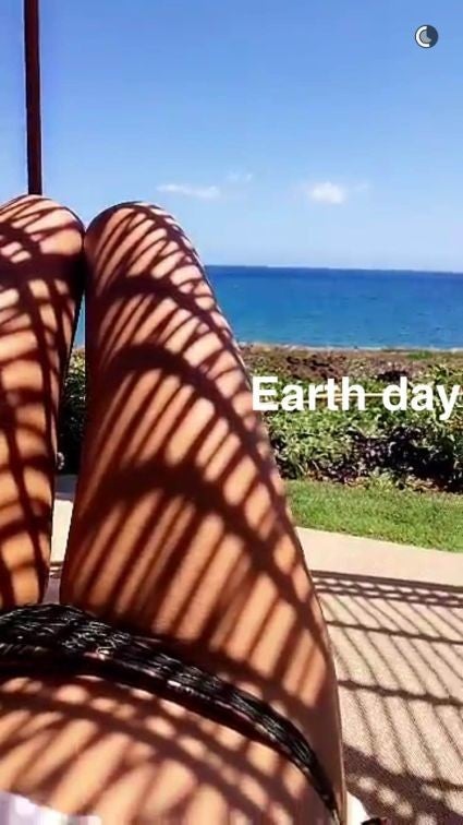 Jessica Alba Rocks A Teeny Bikini In Hawaii Ahead Of 35th Birthday 