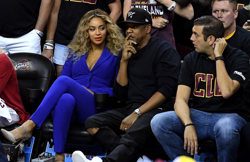 Beyonce's Side Eye at NBA Finals Game Went Viral -- See Her Hilarious ...