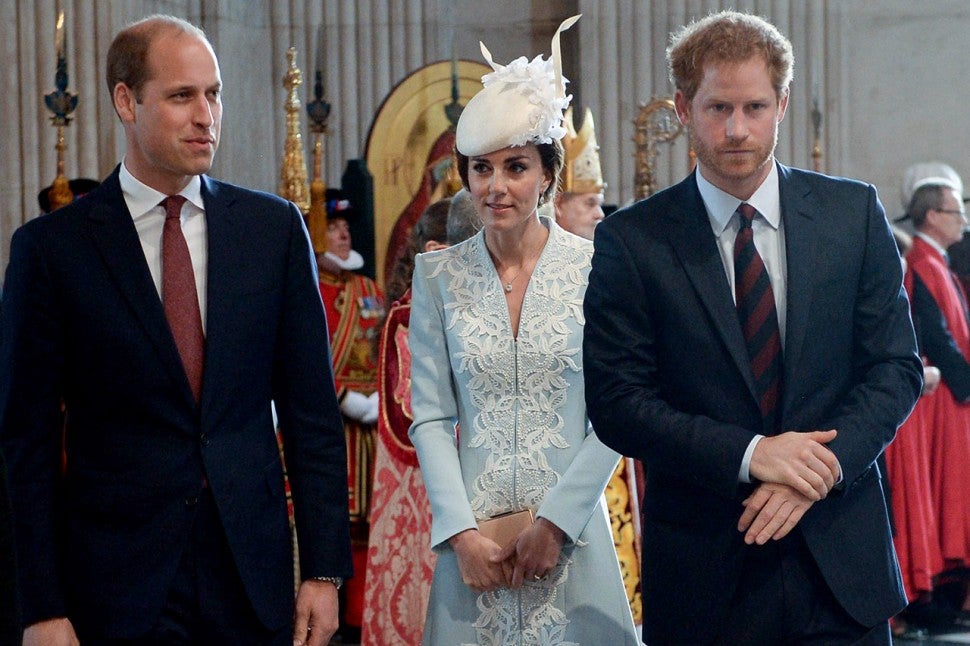 Kate Middleton, Prince William, More Attend Queen Elizabeth's Service ...
