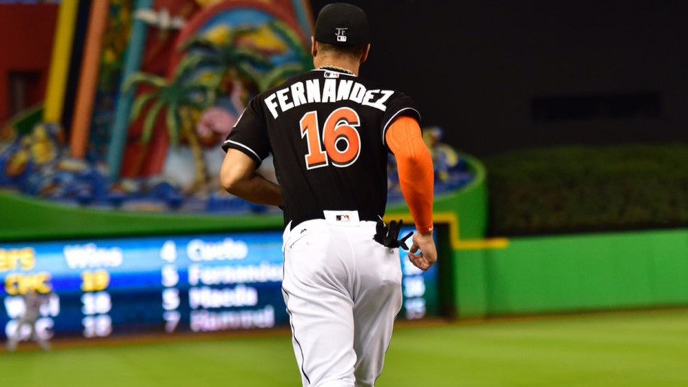 Dee Gordon Hits Leadoff Home Run, Miami Marlins Honor Jose Fernandez in  First Game Since Pitcher's Death