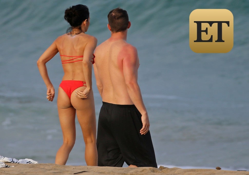 Exclusive Pics Jenna Dewan Shows Off Enviable Abs In Tiny Bikini
