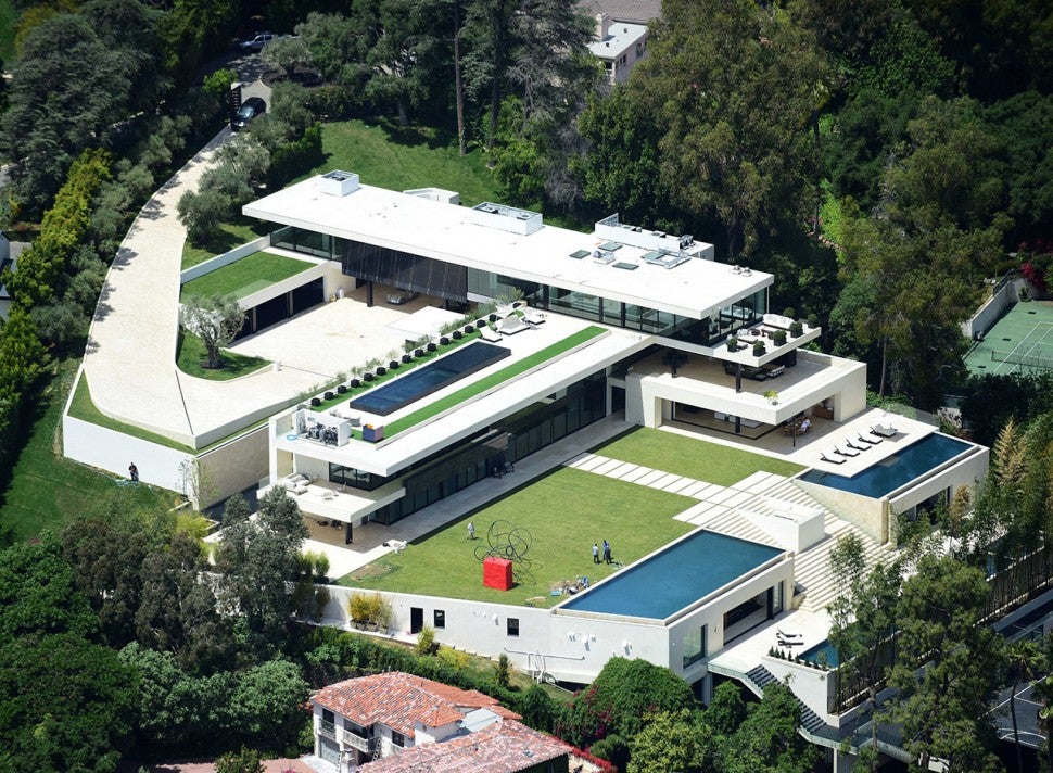 Beyonce and JAY-Z Buy $90 Million Mansion in Los Angeles -- See the Pic! | Entertainment Tonight