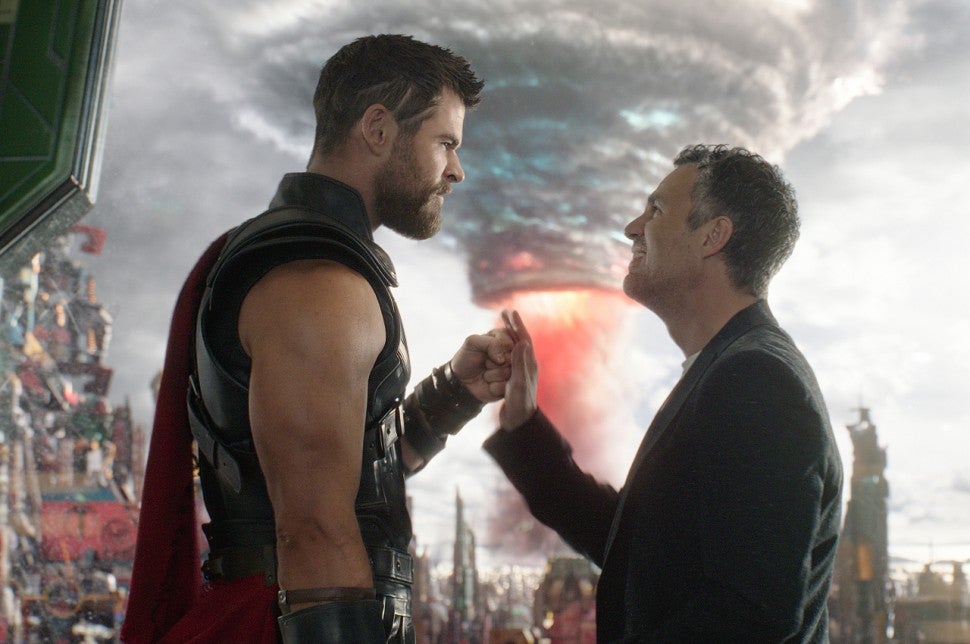 Chris Hemsworth, Mark Ruffalo in 'Thor: Ragnarok'