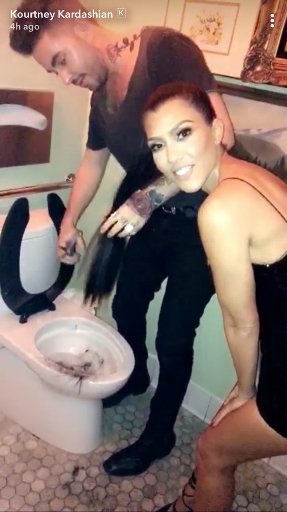 Kourtney Kardashian cuts her hair