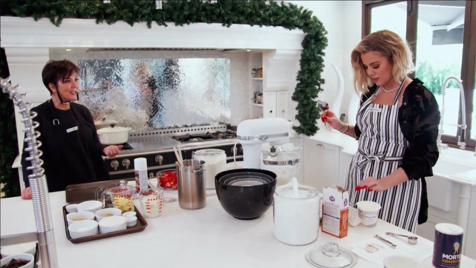 Khloe Kardashian cooks with Kris Jenner