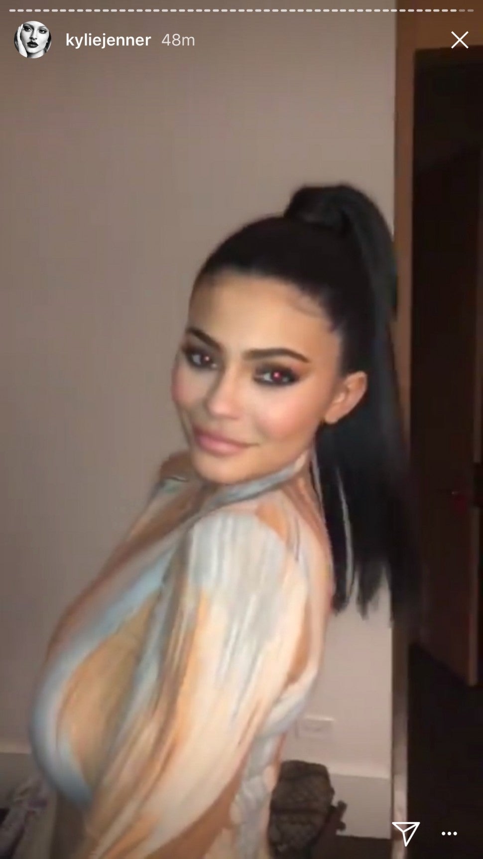 Kylie Jenner posts on IG before dinner