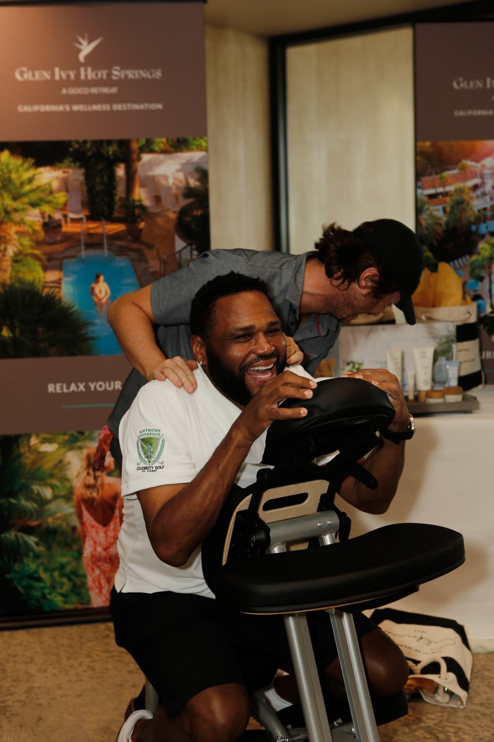 Anthony Anderson at glen ivy hot springs booth