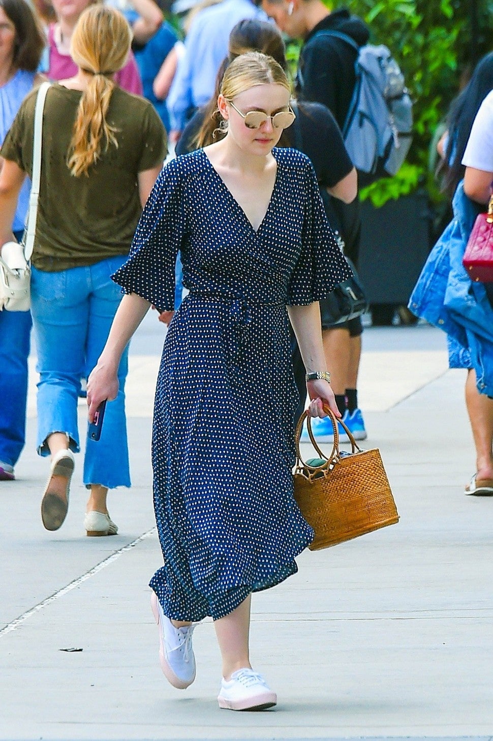 Dakota Fanning blue dotted dress