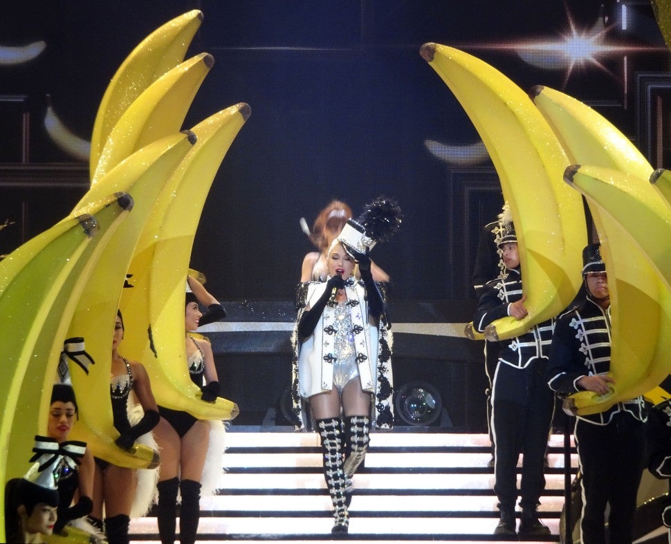 Gwen Stefani Las Vegas residency bananas
