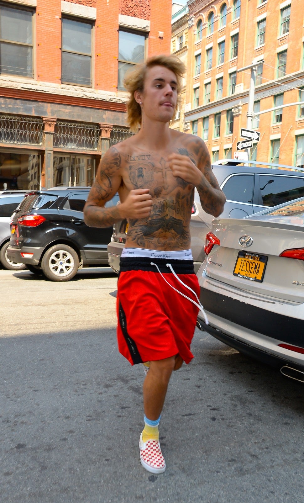 Justin Bieber Goes Shirtless for NYC Run -- See the Pics ...