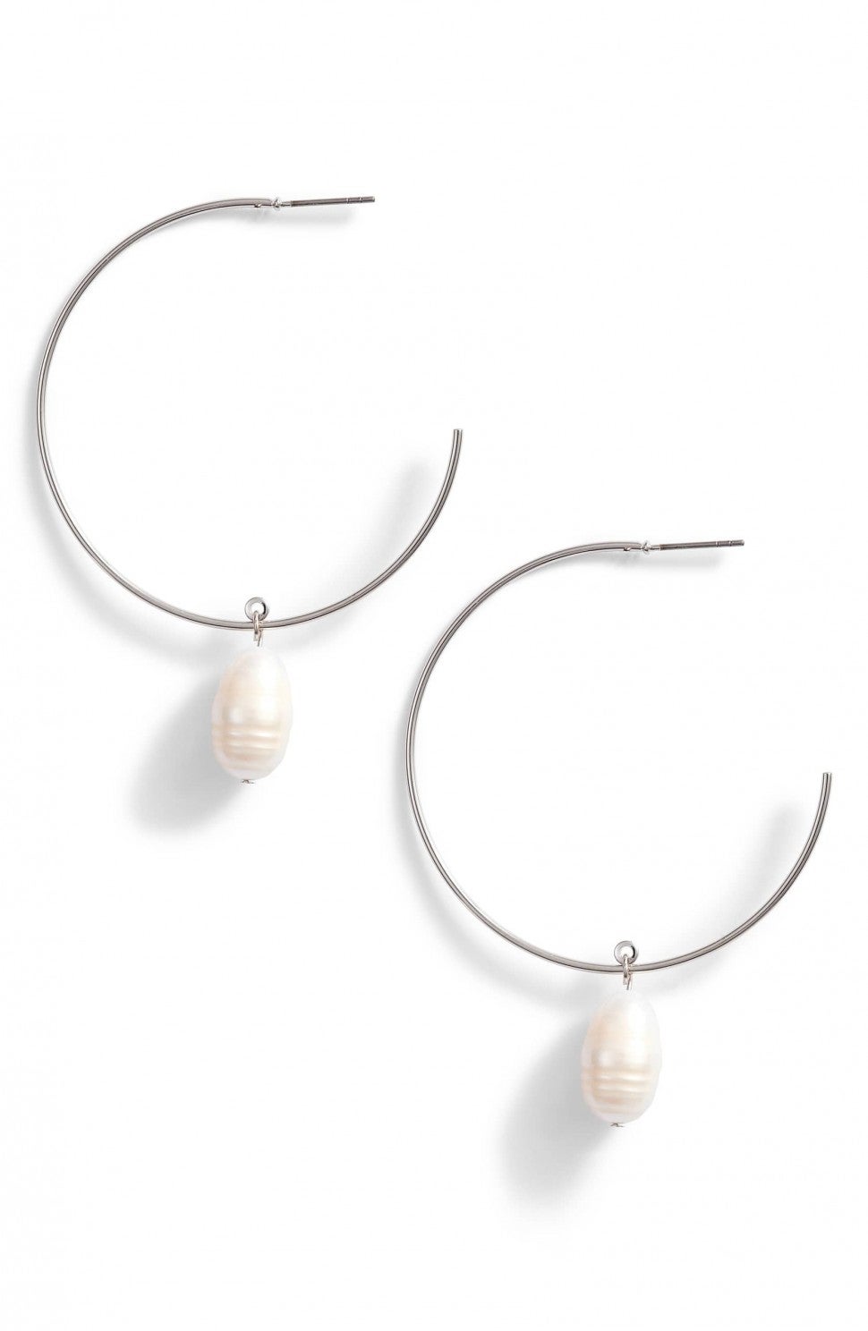 Something Navy pearl earrings