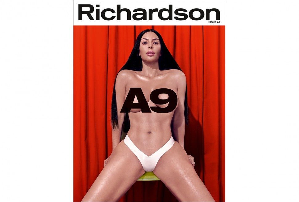 Kim kardashian nude bed magazine photoshoot set leaked