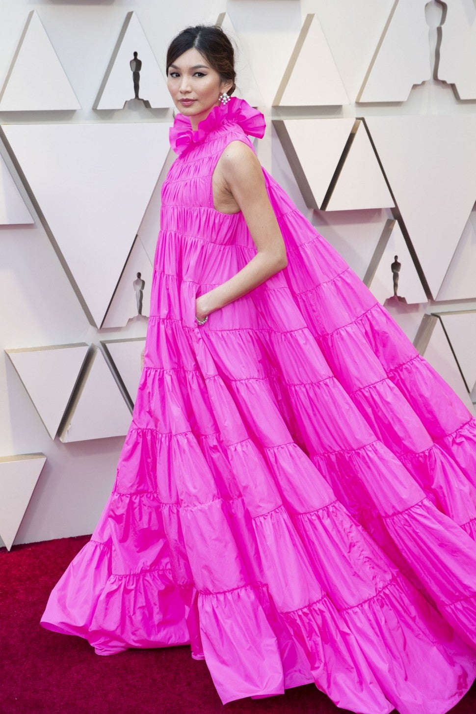 Gemma Chan Heats Up 2019 Oscars Red Carpet in Dramatic Hot Pink Gown ...