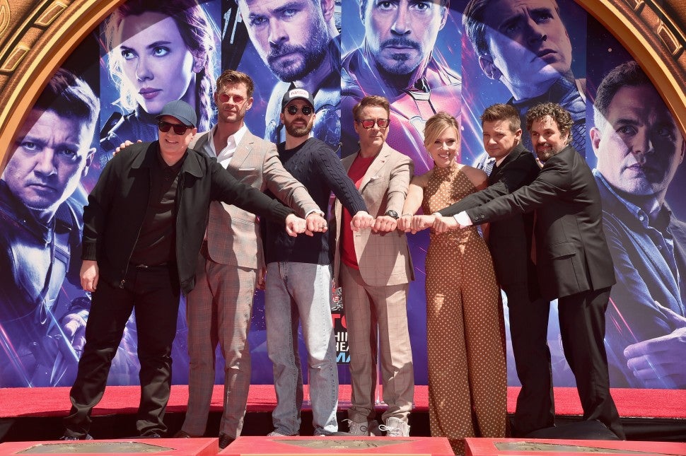 Chris Hemsworth, Chris Evans, Robert Downey Jr., Mark Ruffalo, Scarlett Johansson, Jeremy Renner