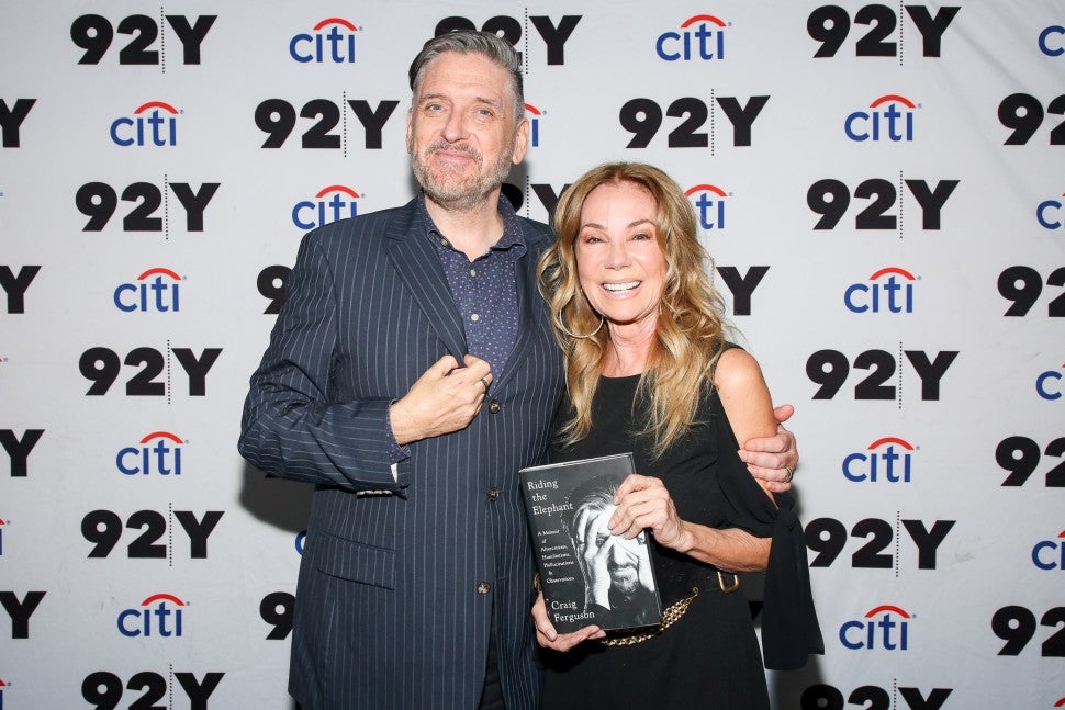 Star Sightings: Miley Cyrus Attends Jon Bon Jovi's Wine Launch in L.A., Kristen Bell Gets 'Lazy ...