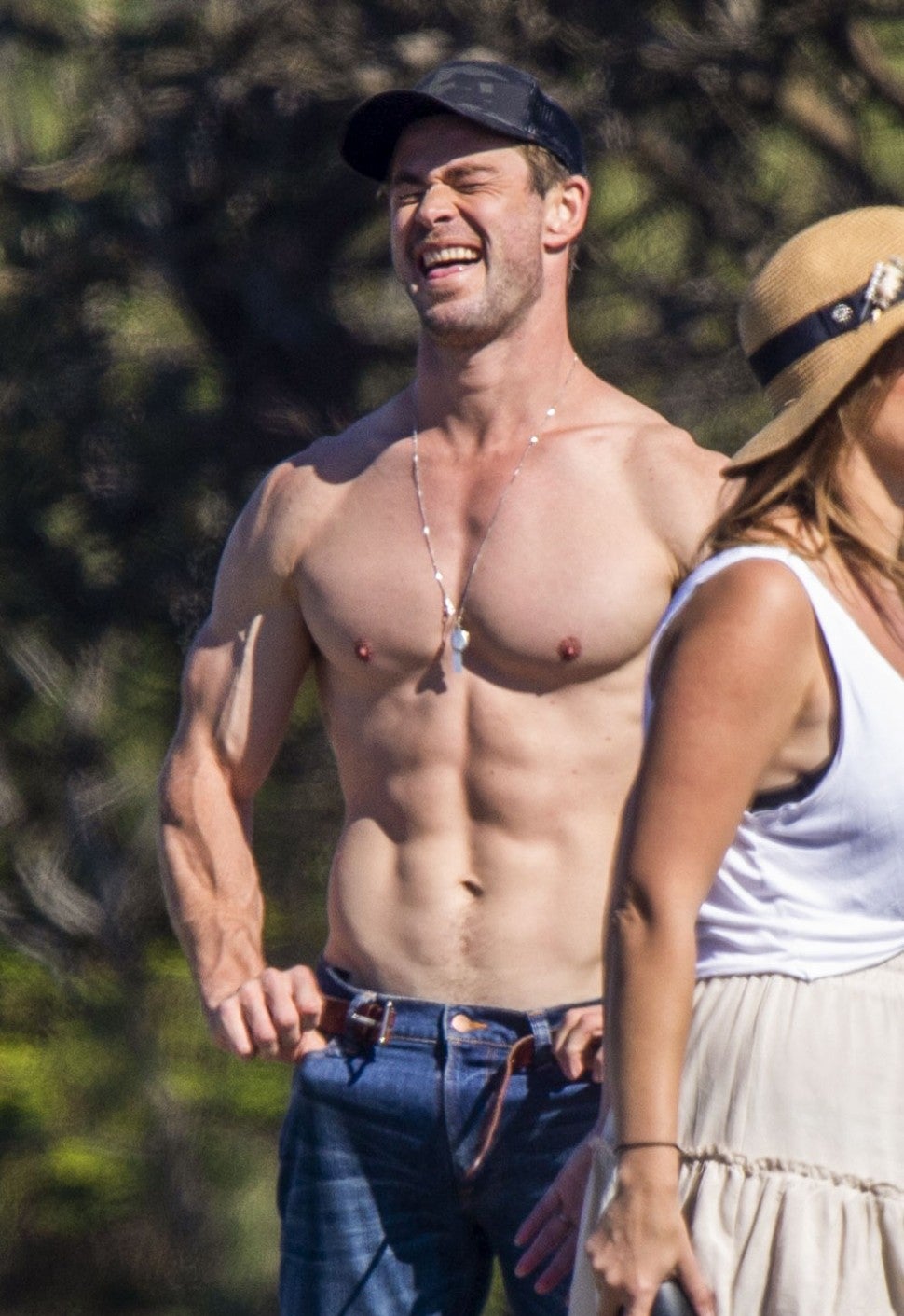 Chris Hemsworth Flaunts His Chiseled Abs With Brother Liam in Australia: Pics! | Entertainment ...