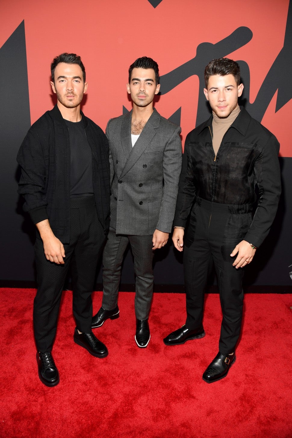 Jonas Brothers Look Sleek and Sophisticated at 2019 MTV VMAs ...