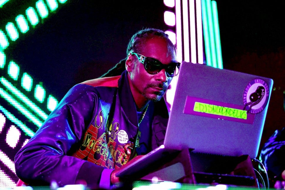 snoop dogg at rookie of the year party in miami