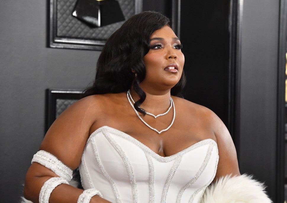Lizzo at 2020 GRAMMYs beauty
