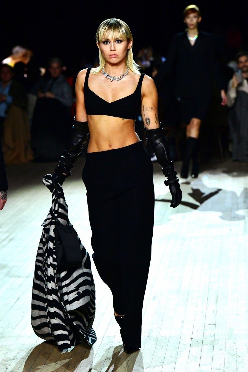 Miley Cyrus wallking in Marc Jacobs F/W 2020 fashion show