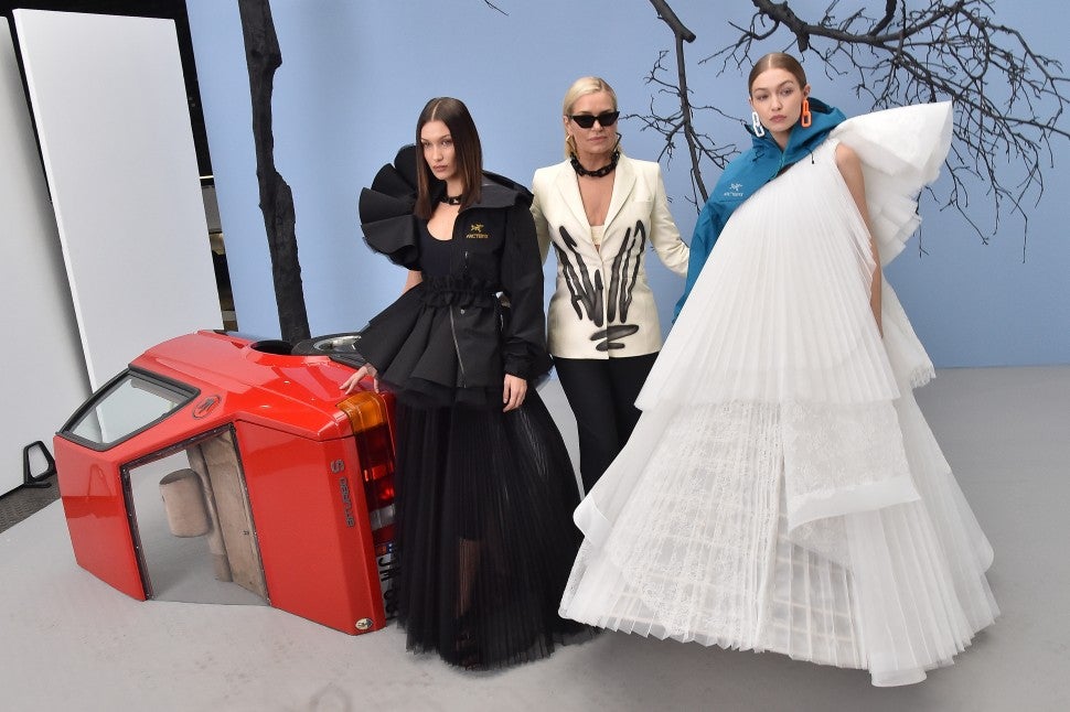 Yolanda, Gigi and Bella Hadid backstage at Off-White F/W 2020 fashion show