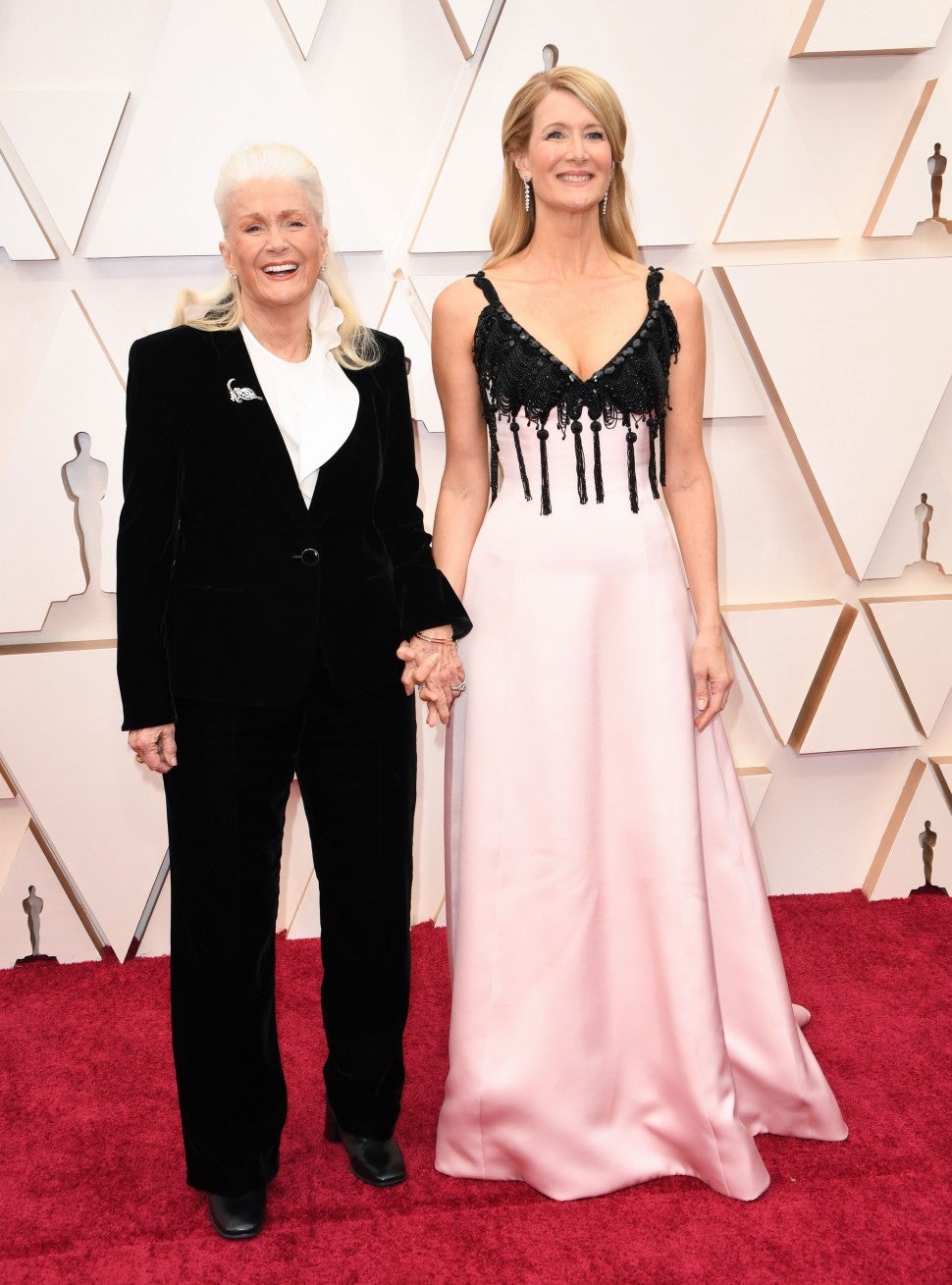 Laura Dern and mom Diane Ladd attend 2020 Oscars in Hollywood, California.