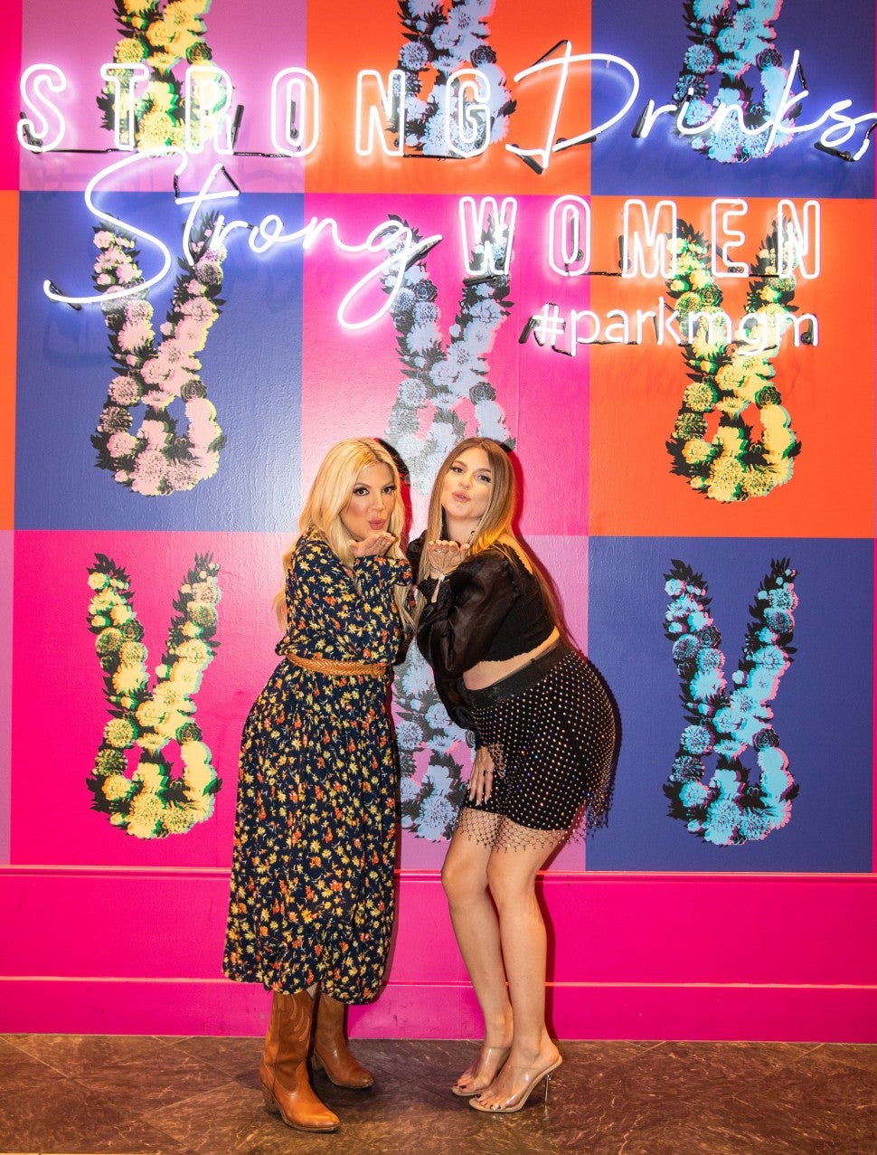 Tori Spelling and Rachel McCord in Vegas