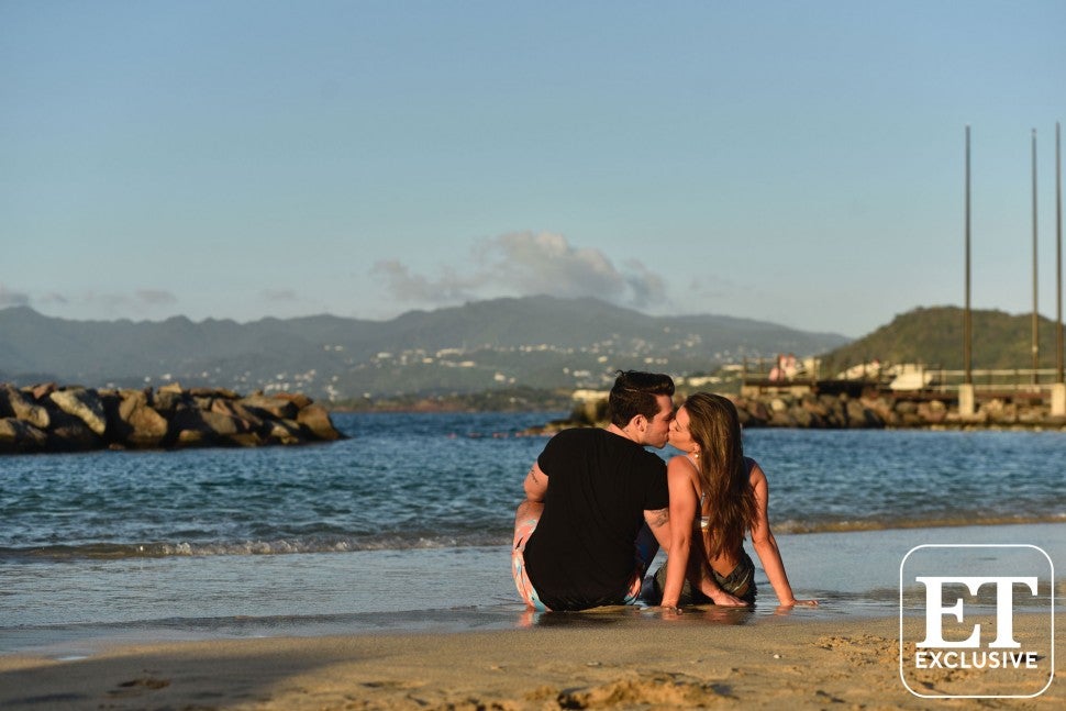 Kerr and Dye Share a Kiss on the Beach