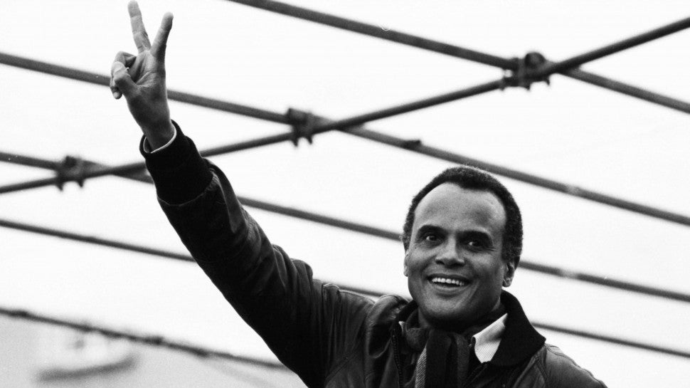 Harry Belafonte. Around 300.000 people demonstrate for peace and against nuclear weapons on 10 October 1981 in Bonn (Germany) | usage worldwide