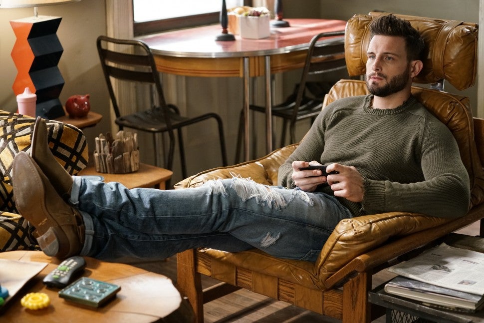 'Younger' Stars on the Final Season and Hiding Hilary Duff ...