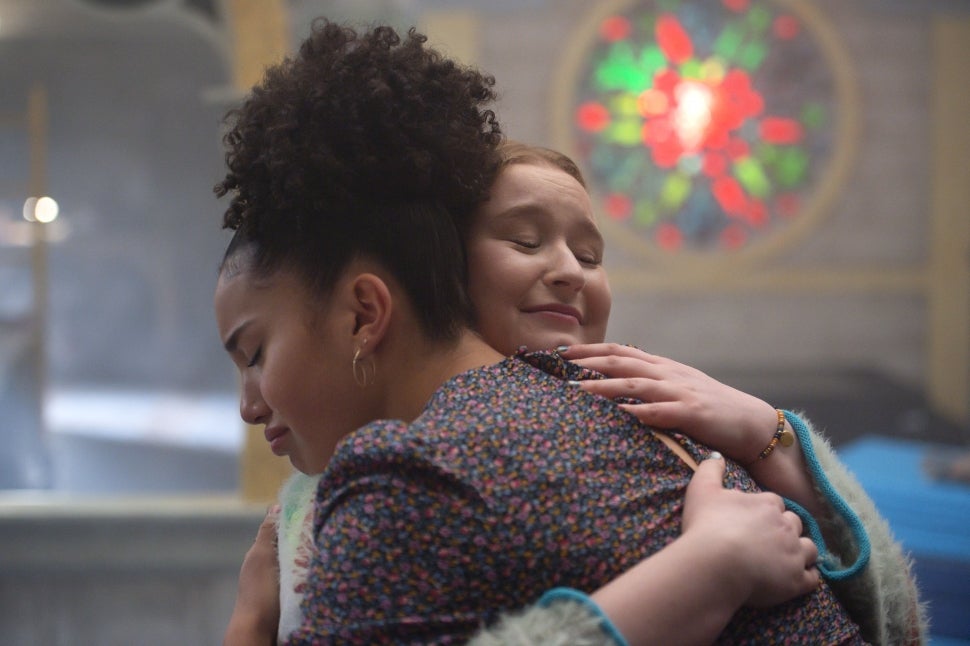 'HSMTMTS' Sneak Peek Watch Ashlyn's Stunning 'Beauty and the Beast