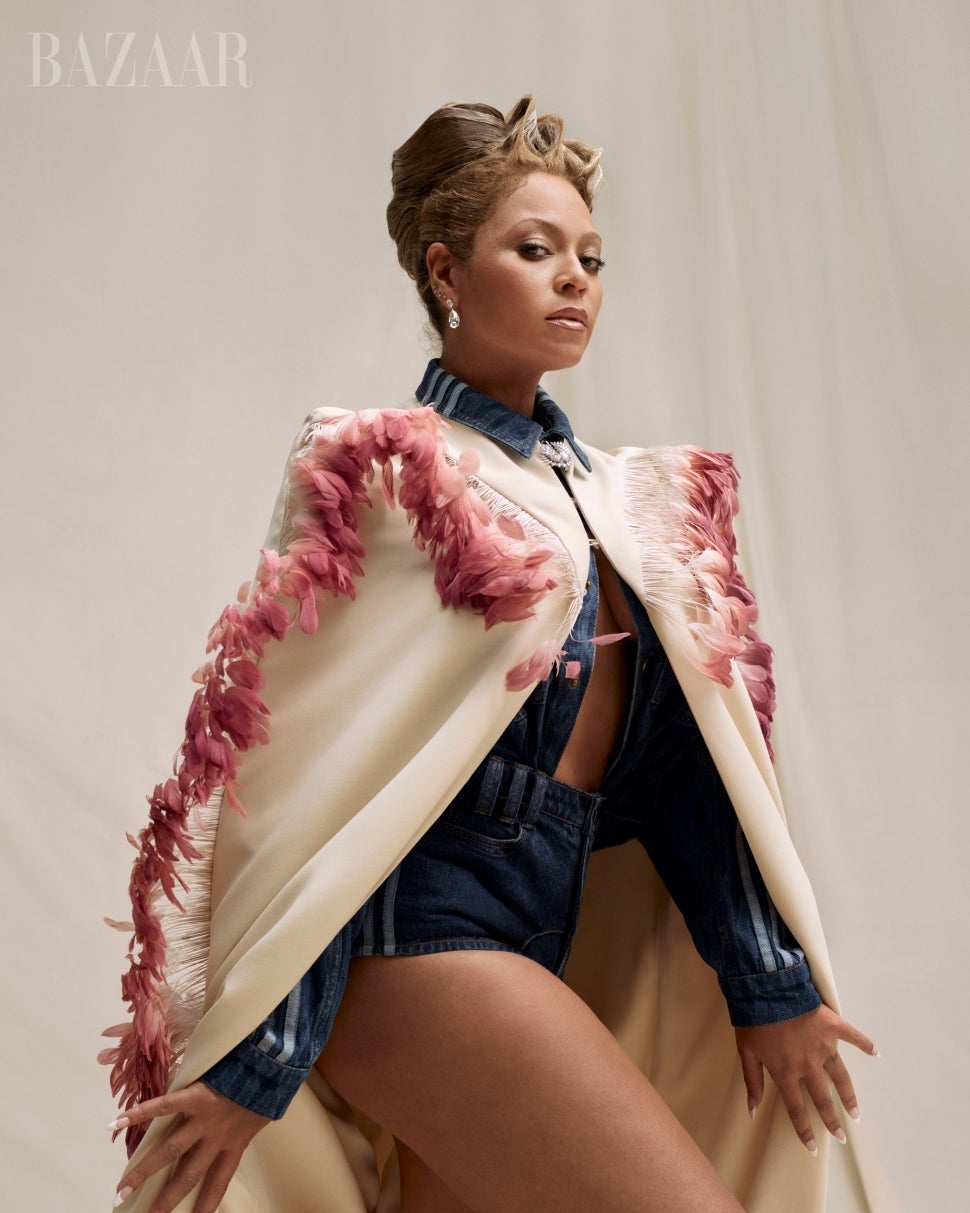 Beyoncé Lands 'Harper's Bazaar' Icon Cover