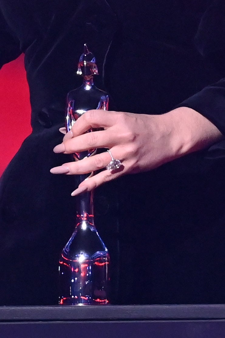 Adele Ring 2022 BRIT Awards