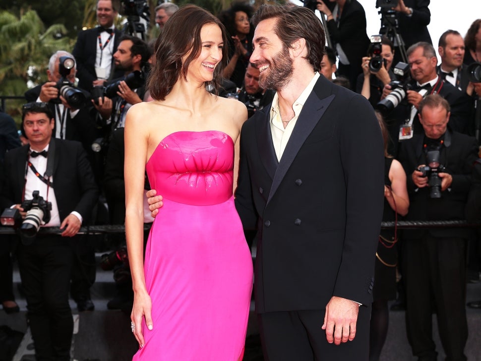 Jake Gyllenhaal and Girlfriend Jeanne Cadieu Make a Glamorous Debut on