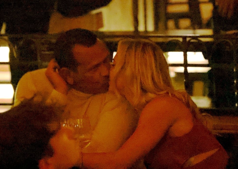Alex Rodriguez and Kathryne Padgett Kiss in Capri