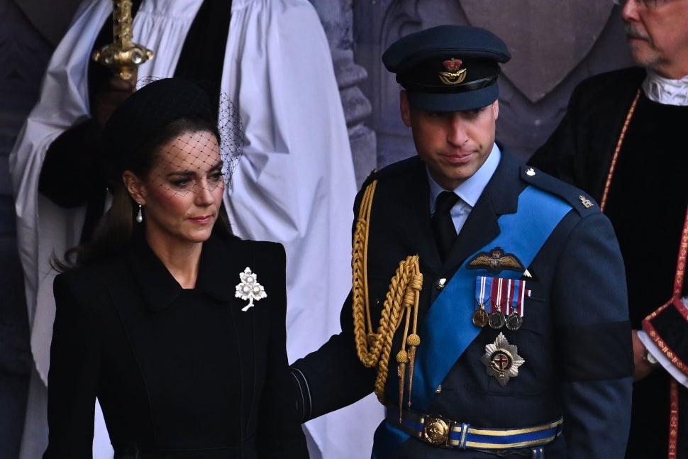 Kate Middleton wears queen's broach