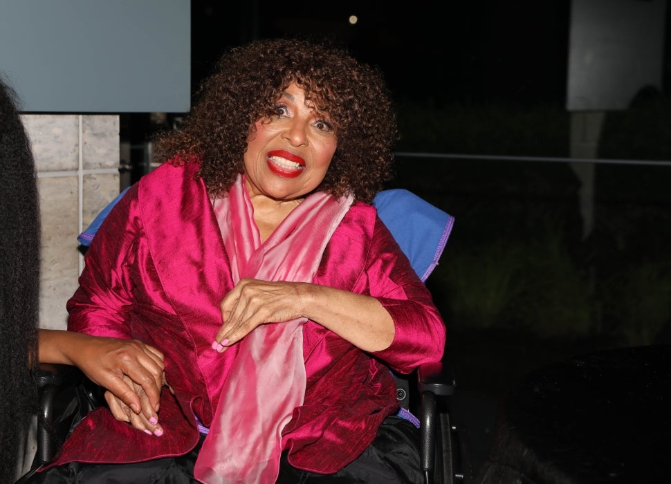 Roberta Flack Can No Longer Sing After ALS Diagnosis, Her Publicist