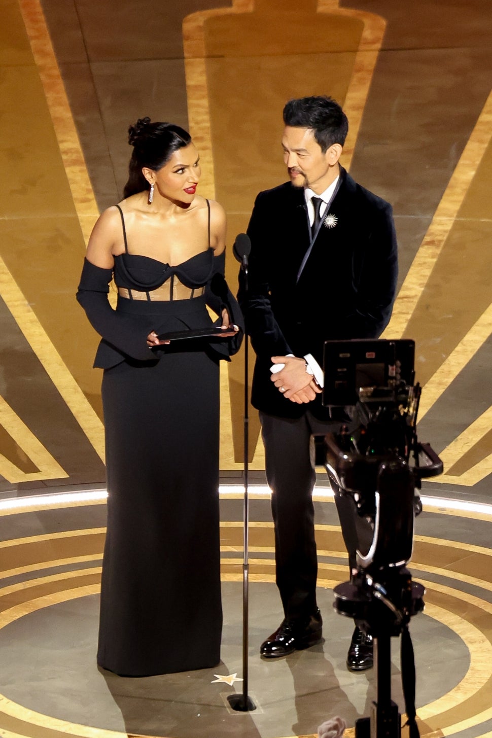 Mindy Kaling and John Cho at the 95th Annual Academy Awards held at Dolby Theatre on March 12, 2023 in Los Angeles, California.